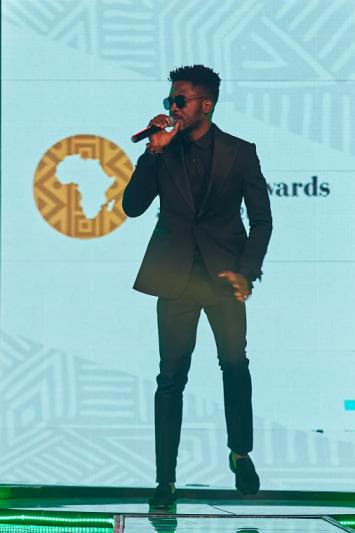 Johnny Drille entertain guests 