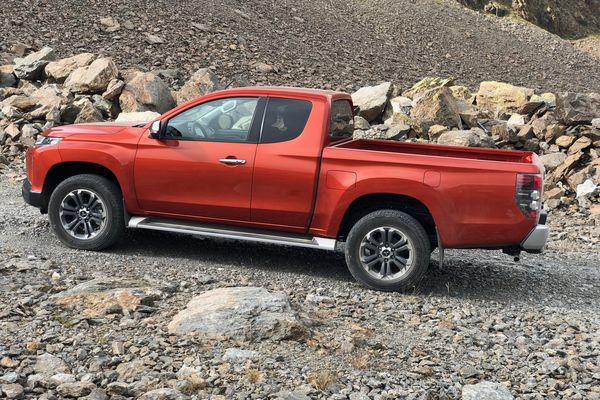 NEW L200 SC 4x2 GL 5MT p